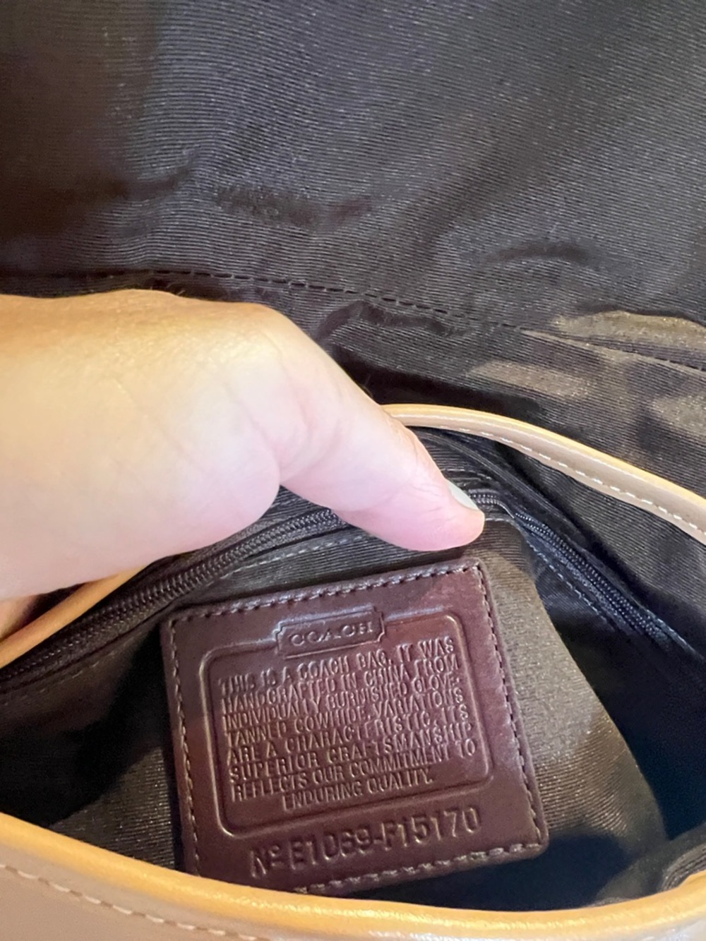Vintage Coach Legacy Flap Duffle with Turn-Lock - Picture 4 of 7
